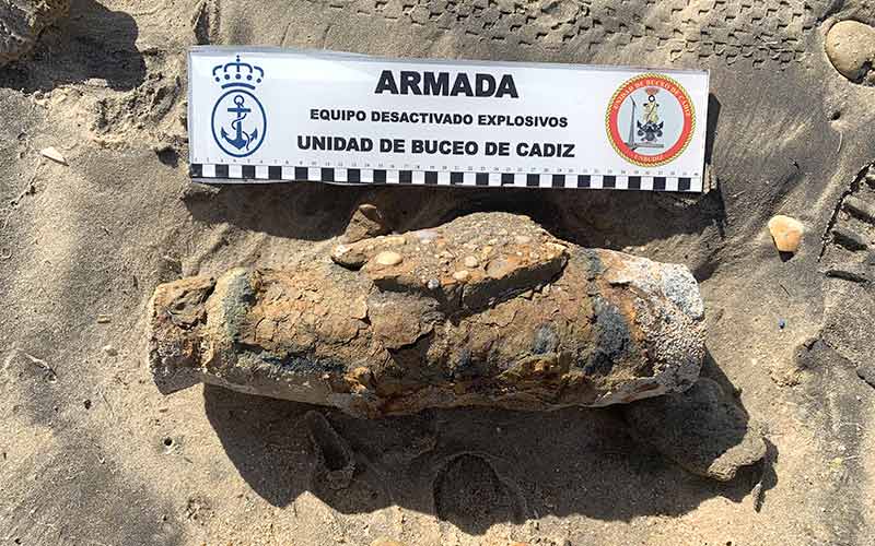 El temporal ‘devuelve’ a Camposoto dos explosivos