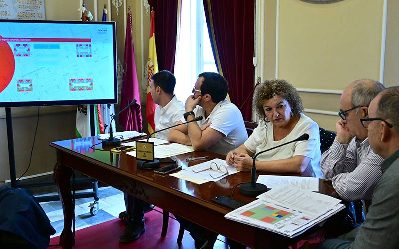 Tubío afea a la Junta la “utilización lamentable” que hace de la reunión sobre vivienda, de la que salió “apropiándose de la política municipal”