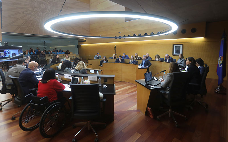 Se da el primero de los pasos en La Isla hacia la municipalización del servicio de ayuda a domicilio