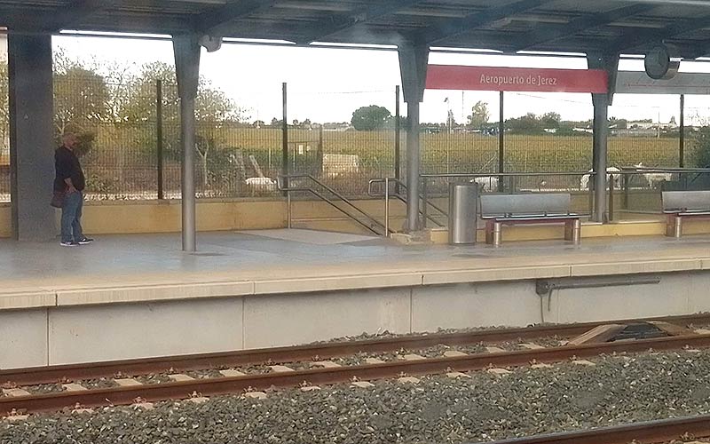 Reclaman más Cercanías al aeropuerto de Jerez