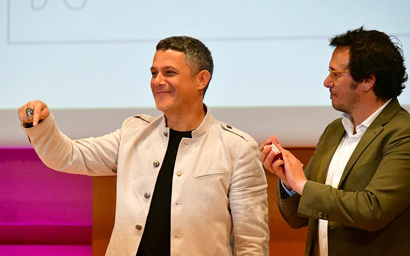 Alejandro Sanz, “embajador de la cultura y el habla gaditana por el mundo”, será nombrado doctor Honoris Causa por la Universidad de Cádiz