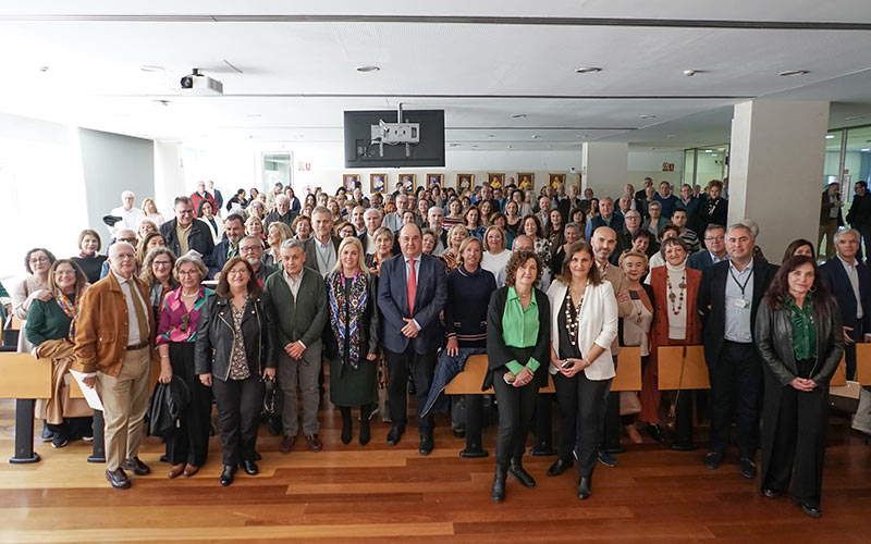 Homenaje y agradecimiento a los profesionales jubilados en el Puerta del Mar y en San Carlos