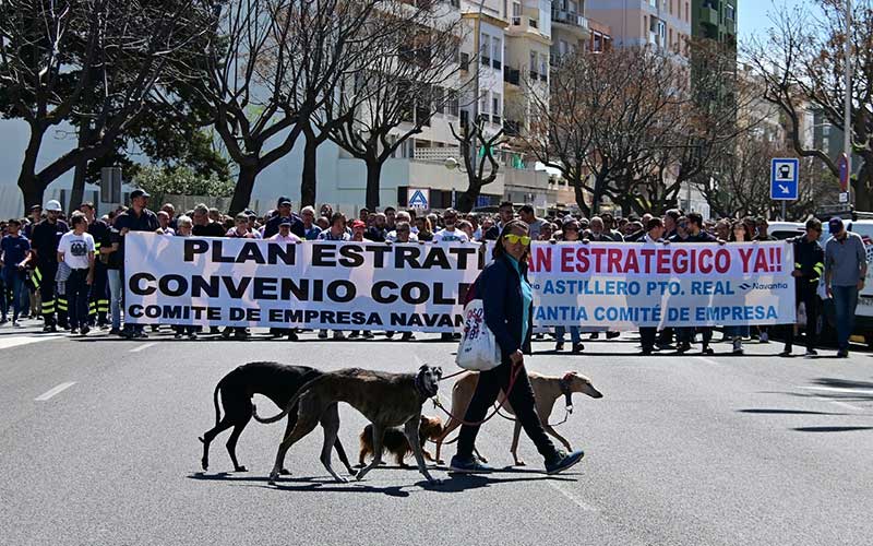 El plan estratégico y el convenio sacan a la calle a los trabajadores de los tres astilleros de la Bahía