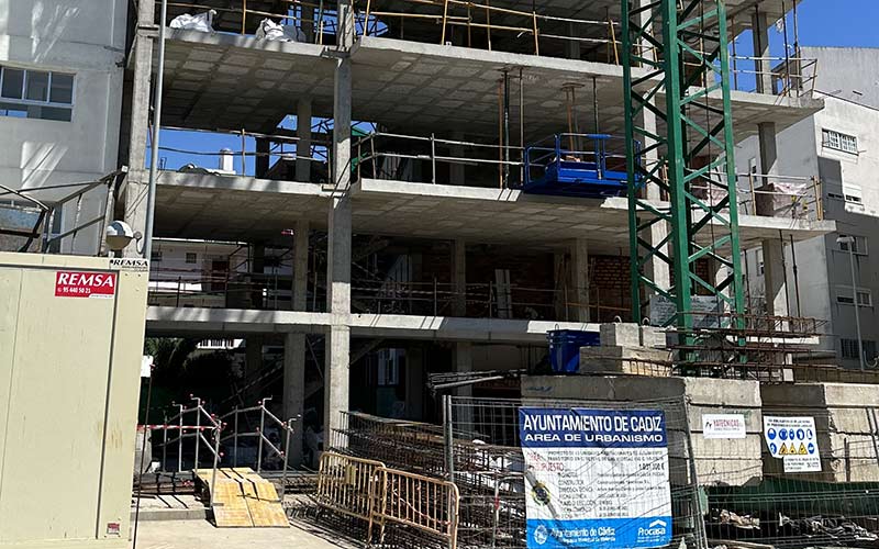 La obra del bloque de alojamientos transitorios en la calle Setenil avanza a “buen ritmo”