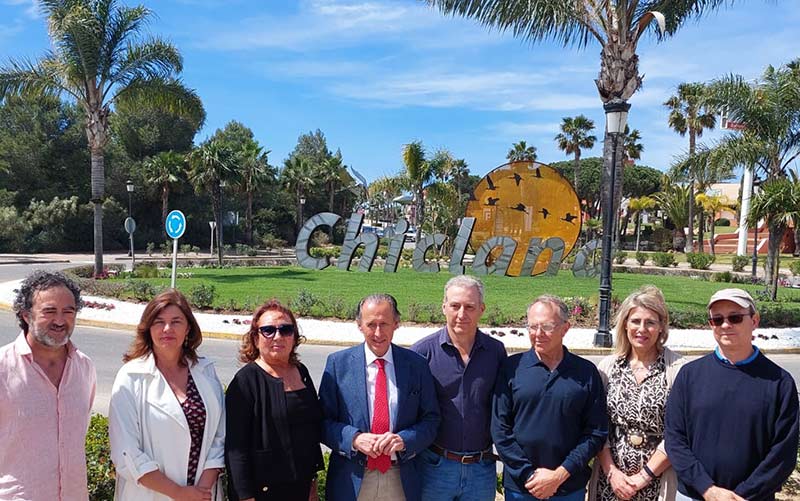Chiclana dedica una glorieta a la espátula común