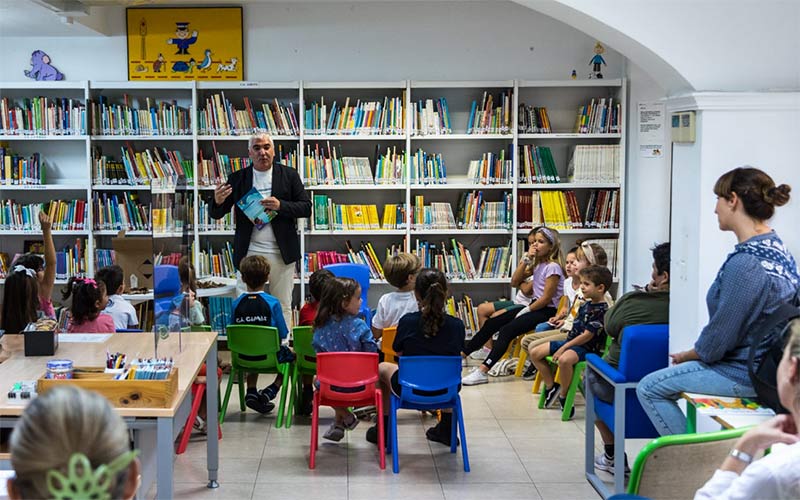 La cultura en los barrios isleños, básica para IU