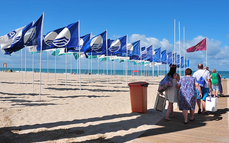 Ecologistas sigue dudando de las banderas azules: “no deben exhibirse como ecoetiquetas”