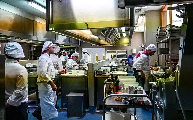 La Escuela de Hostelería de Cádiz abre el plazo de matrícula para el próximo curso; el 90% de su alumnado encuentra trabajo