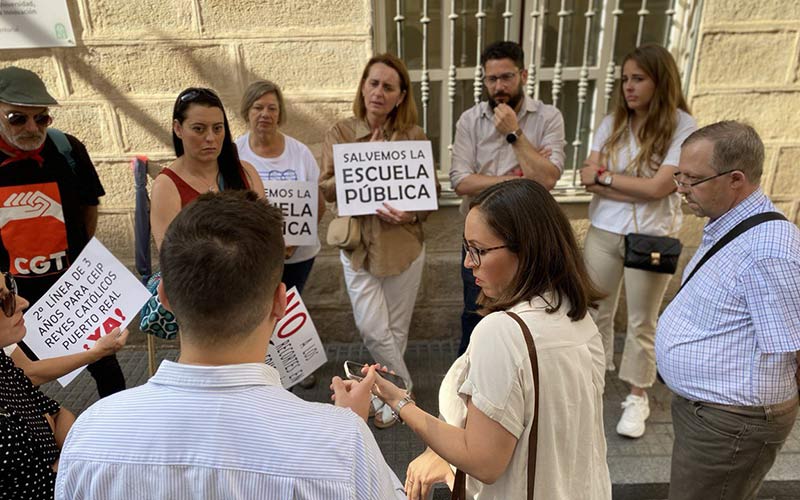 El CEIP Reyes Católicos de Puerto Real lucha contra la supresión de una línea de tres años