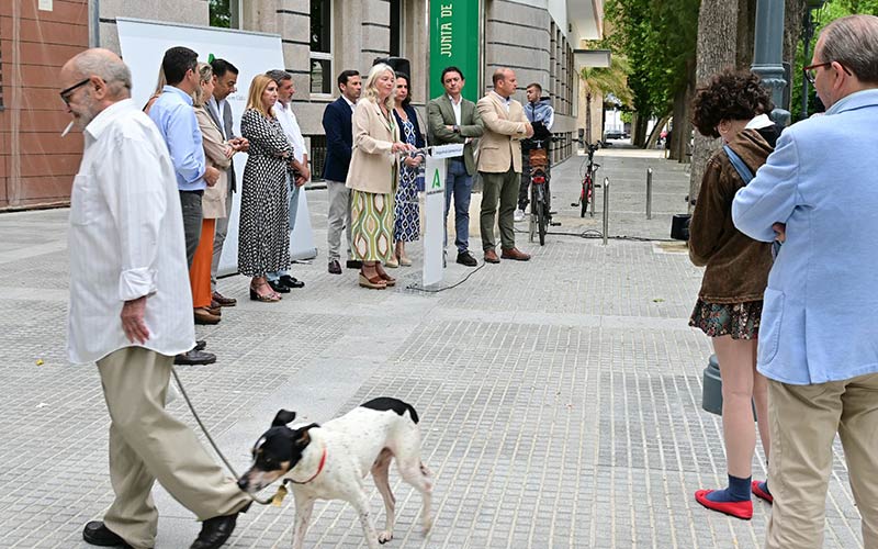 La Junta en Cádiz repulsa con un manifiesto la LGTBIfobia y se pone del lado de quienes “han elegido libremente su condición sexual”