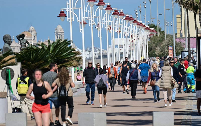 Adelante Izquierda Gaditana reserva 5 millones para dotar de “sello propio” al paseo marítimo