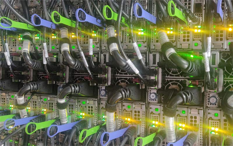 La UCA fortalece su supercomputador
