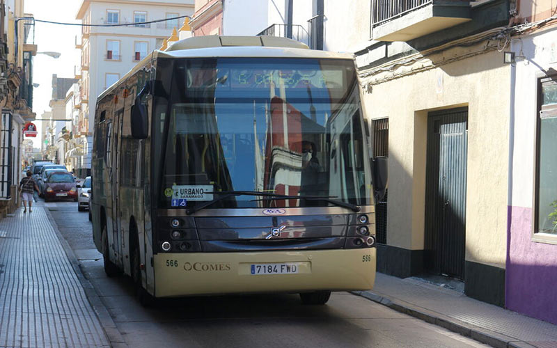 Amaya (PSOE) se compromete a municipalizar en Puerto Real el servicio de autobús urbano
