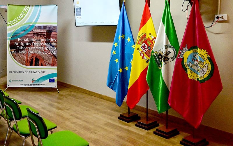 El futuro espacio de innovación social en los antiguos depósitos de tabaco acogerá una muestra sobre la industria tabaquera en Cádiz