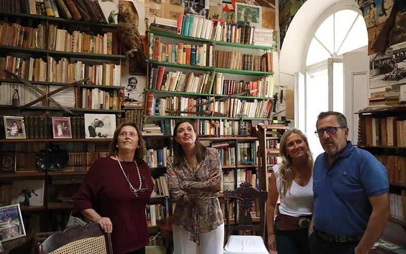 El Ayuntamiento isleño se compromete con la familia a trabajar en “el centenario que se merece un escritor de la talla de Luis Berenguer”