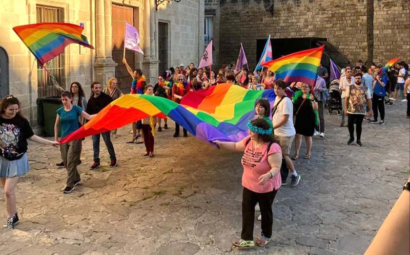 Diferentes colectivos celebran en El Puerto el Orgullo con una marcha reivindicativa, “frente a los festejos carentes de contenido del PP”