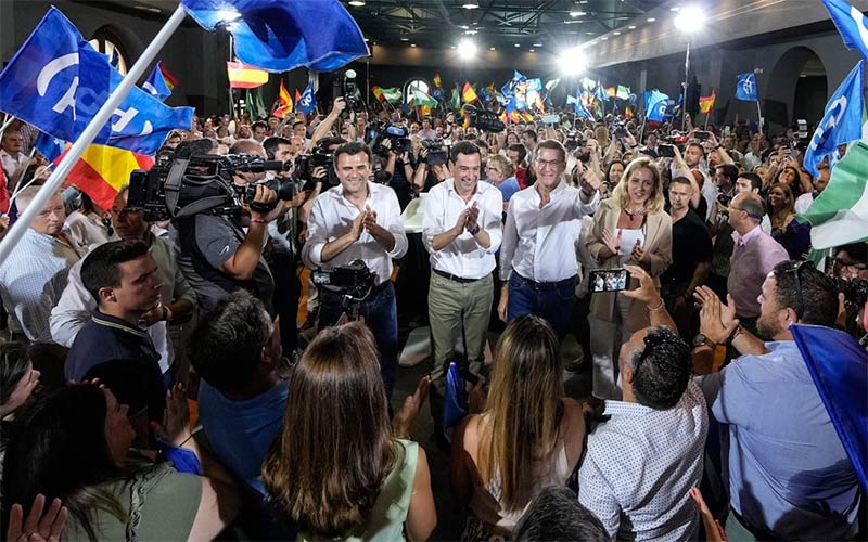 Núñez Feijóo (PP) pide el voto en Cádiz para lograr “un cambio completo en España”; promete que jamás utilizará “la mentira”