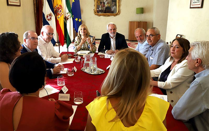 García-Pelayo calcula que en un mes al frente del Ayuntamiento de Jerez ya ha cumplido un 10% de sus promesas electorales