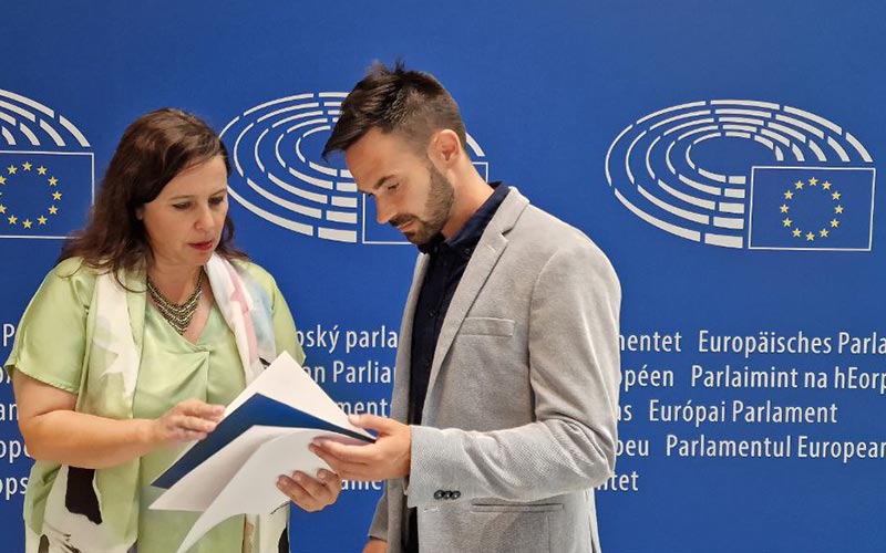 Sorpresa en el Parlamento Europeo al conocer que Cádiz es la primera ciudad española en renunciar a parte de los fondos de la EDUSI