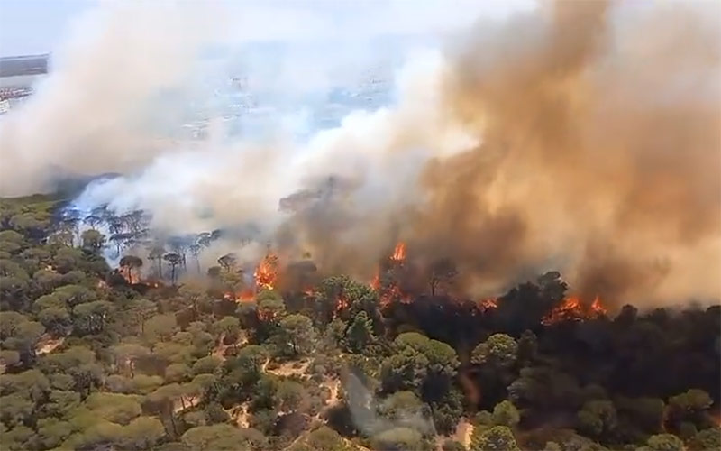 Arde Las Canteras en Puerto Real