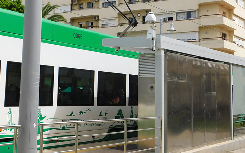 El Trambahía mide la calidad del aire en su recorrido entre Chiclana y San Fernando