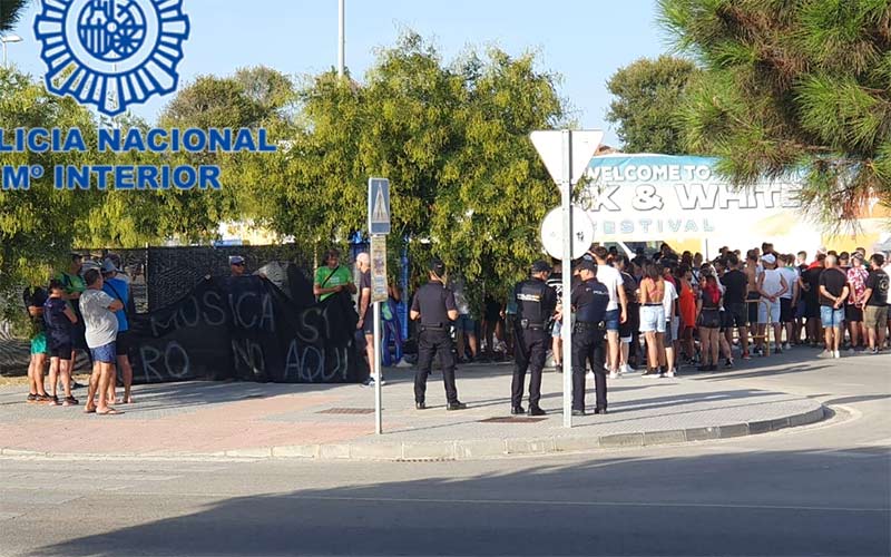 El Black & White Festival de Rota visto por la Policía: peleas y riñas, un centenar de multas por drogas y armas, y cinco detenidos por trapicheo
