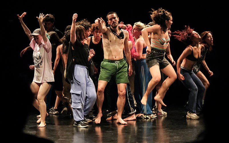 Llamada a artistas y aficionados al teatro y la danza a “participar” en las obras de Tamara Cubas que abrirán y cerrarán el 38 FIT de Cádiz
