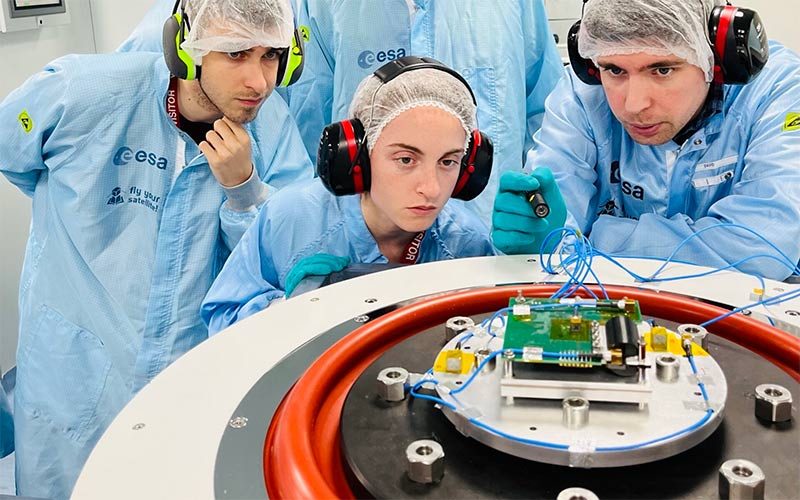 El nanosatélite ‘gaditano’ que desarrollan estudiantes e investigadores de la UCA supera la fase de diseño de la Agencia Espacial Europea