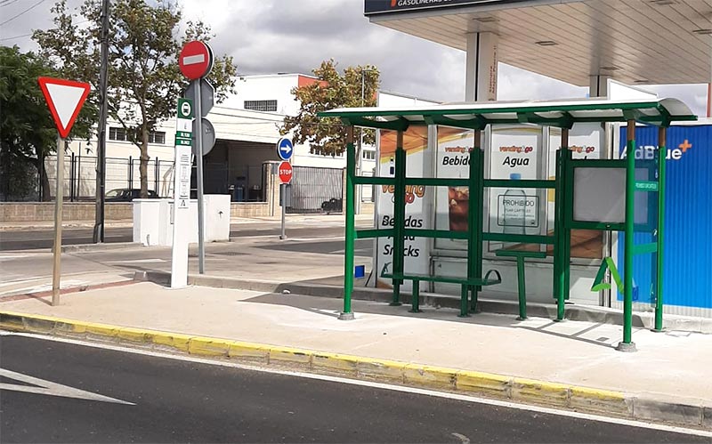 La parada de Tres Caminos ya tiene marquesina
