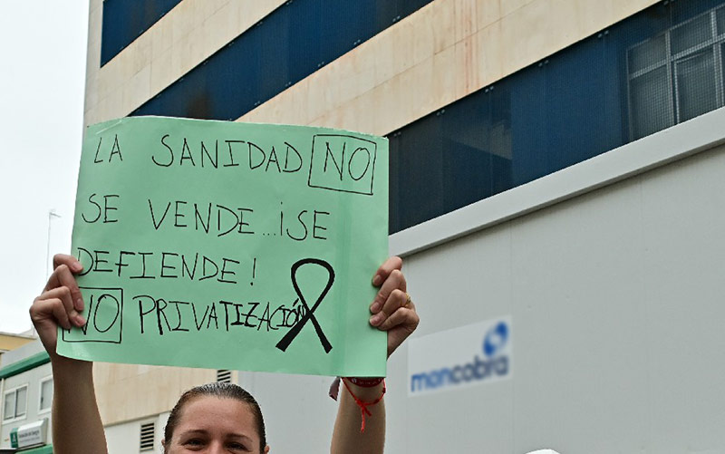 Exigen en el Puerta del Mar una comisión “para acabar con las listas de espera desde la pública”, y menos derivaciones a la privada y “autobombo”
