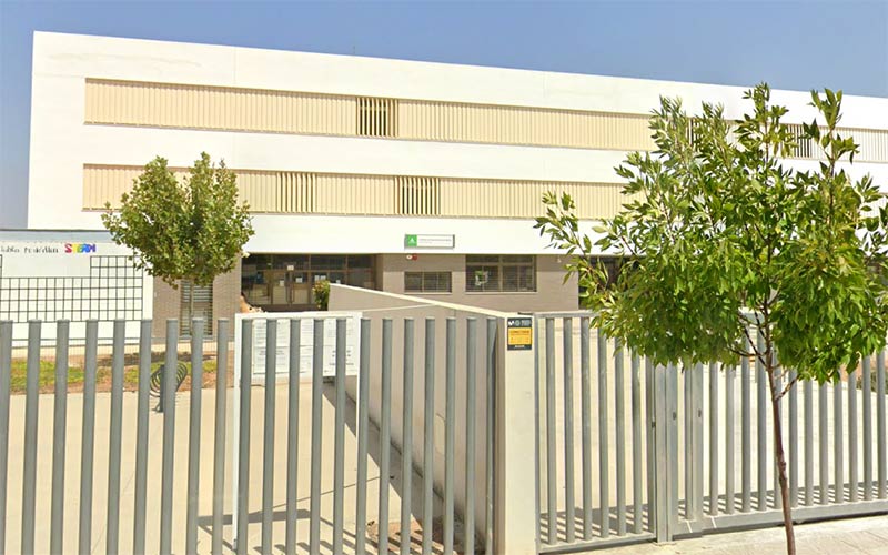 Susto en un instituto de Jerez: un adolescente ataca con un cuchillo a compañeros y profesores
