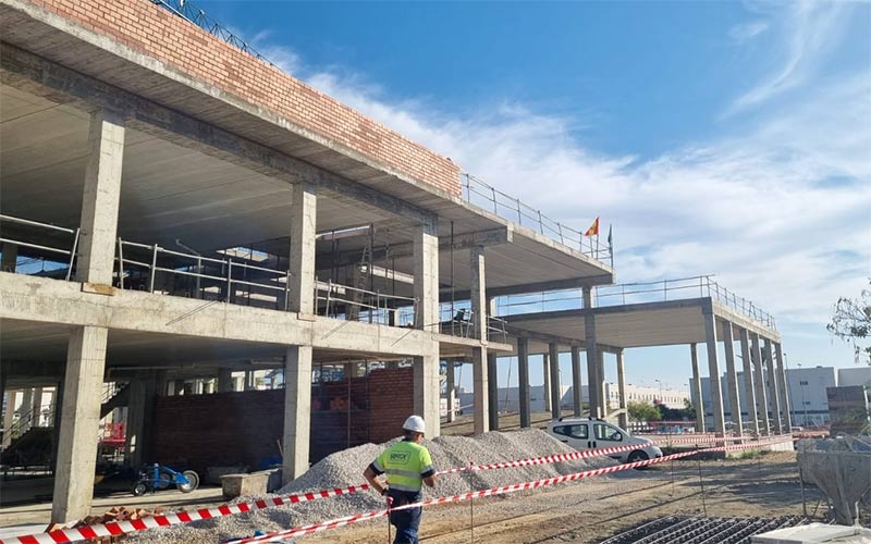 El segundo aulario “sostenible y eficiente” del campus de Jerez estará listo en julio de 2024