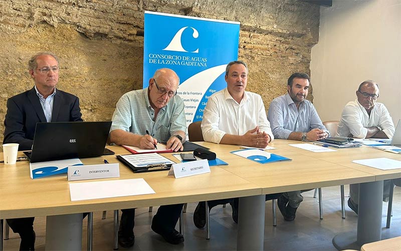 El Consorcio de Aguas plantea una subida de tasas a sus ayuntamientos del 113%; el PSOE avisa de que los que pagarán serán los gaditanos