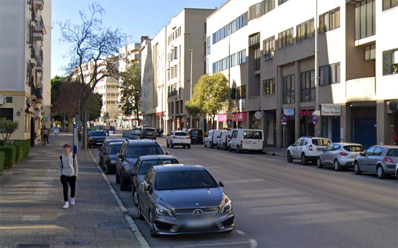 Una cámara de seguridad busca reforzar en la avenida de Méjico el control de “las conductas inapropiadas, insoportables ya para los vecinos”
