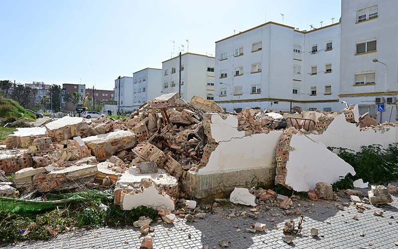 Instan al Ayuntamiento de Cádiz a que considere levantar vivienda social en alquiler en el solar de las Casitas Bajas