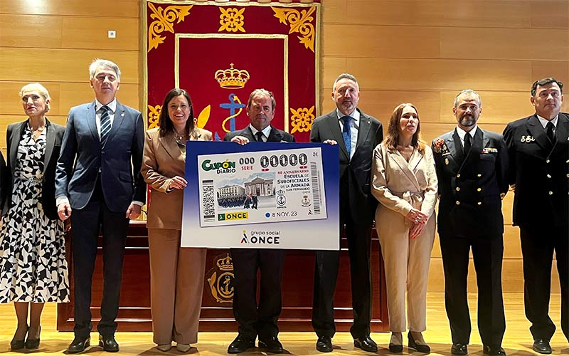 La ONCE ‘homenajea’ a la Escuela de Suboficiales de la Armada, con sede en La Isla