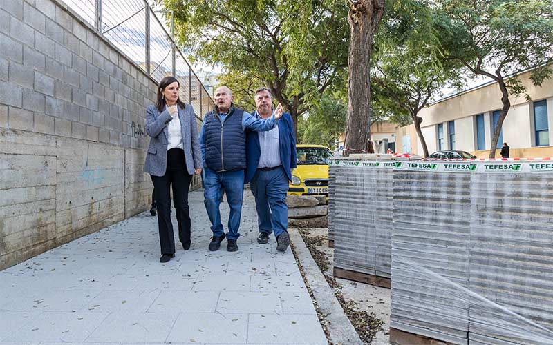 Cerca de 50.000 euros para adecentar el acerado de la “transitada” avenida Cornelio Balbo