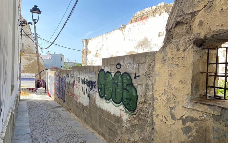 Las próximas operaciones de venta forzosa de fincas ruinosas en el centro de Jerez tratarán de evitar la compra para apartamentos turísticos