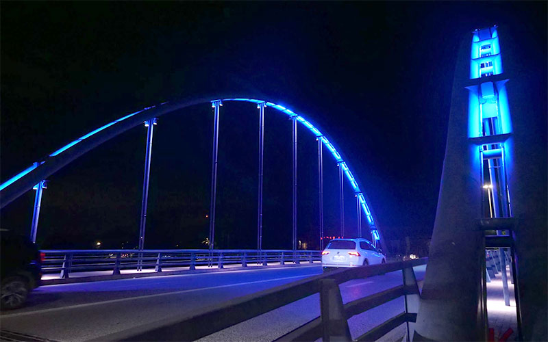 Casi 340.000 euros para la nueva iluminación más sostenible del Puente Azul y la fuente