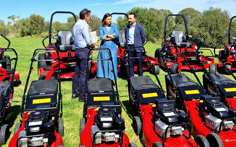 Persisten los problemas en el servicio de zonas verdes de La Isla pese al cambio de contrata: “en algunos aspectos incluso se ha empeorado”
