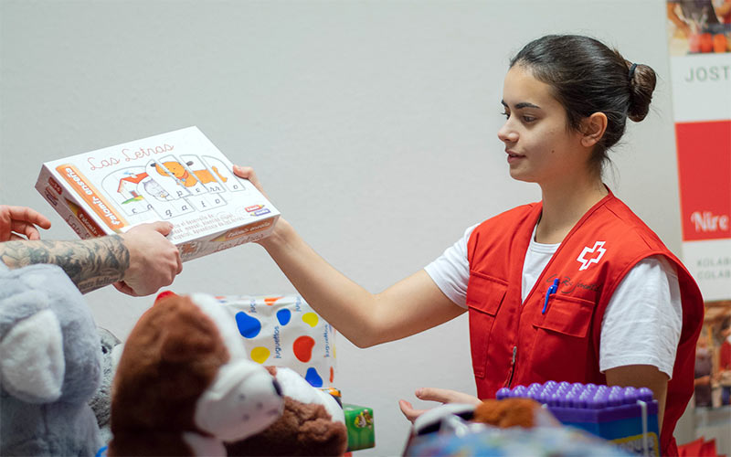 Cruz Roja Juventud recoge juguetes nuevos “no bélicos, no sexistas y educativos” para repartirlos entre más de 1.200 niños gaditanos