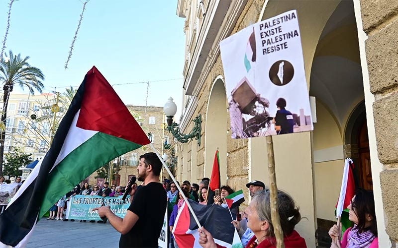 Cádiz vuelve a exigir el fin del genocidio en Palestina en el Día de los Derechos Humanos: “nada que celebrar, sí mucho por lo que luchar”