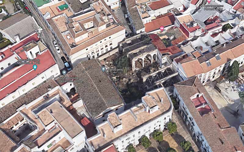 Salen a la venta forzosa dos nuevas fincas, de un banco, abandonadas en el centro de Jerez