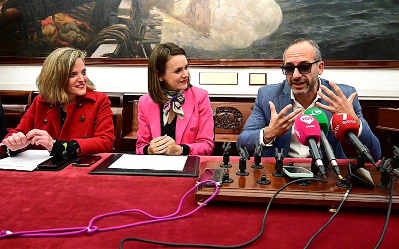 Las precampanadas de Manolo Morera, “propuesta estrella de la Navidad gaditana”, espera “llenar” la plaza del Falla este sábado 30