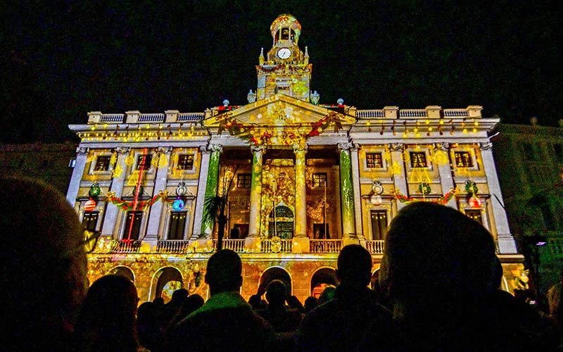 “Bruno García se está gastando de momento mucho dinero en fiestas, luces y espectáculos y poco en mejorar la realidad cotidiana de Cádiz”