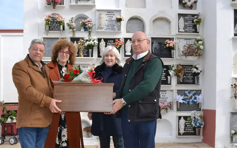 Amede y Ayuntamiento isleño entregan los restos de Emilio Ordaz, fusilado en 1937 por los franquistas, tras su identificación por ADN