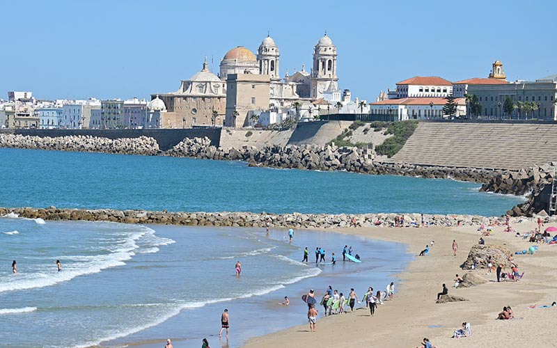 El PP demanda a Costas que permita crear una playa canina urbana junto a Santa María del Mar