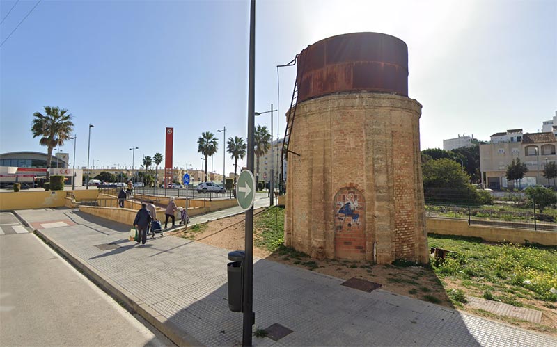 Los populares piden el “mantenimiento y embellecimiento” del antiguo depósito de agua, “un testigo clave del pasado ferroviario isleño”