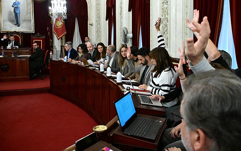 La abstención del PP permite que se apruebe en el Ayuntamiento de Cádiz la posibilidad de que en el futuro se implante en la ciudad la tasa turística