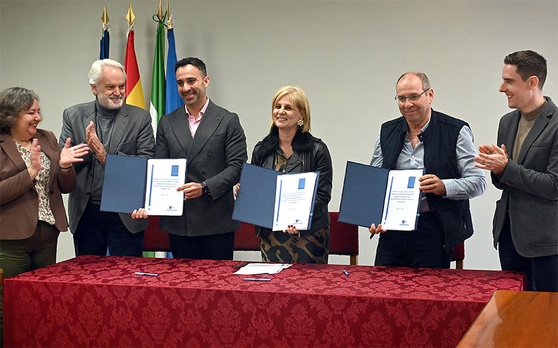 Firmado el nuevo convenio colectivo del servicio municipal de autobuses urbanos de Jerez